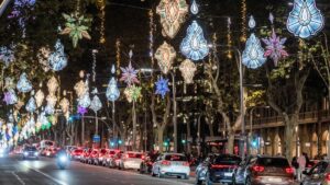 La Diagonal volverá a tener iluminación navideña con un programa ampliado